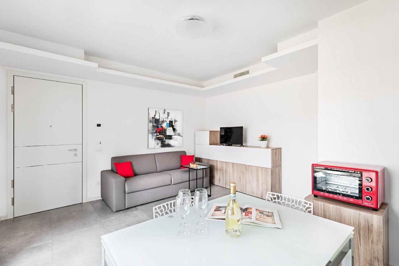 Una Terrazza Sul Lago A2 Con Piscina By Wonderful Italy Apartment เปสเคียรา เดล การ์ดา ภายนอก รูปภาพ